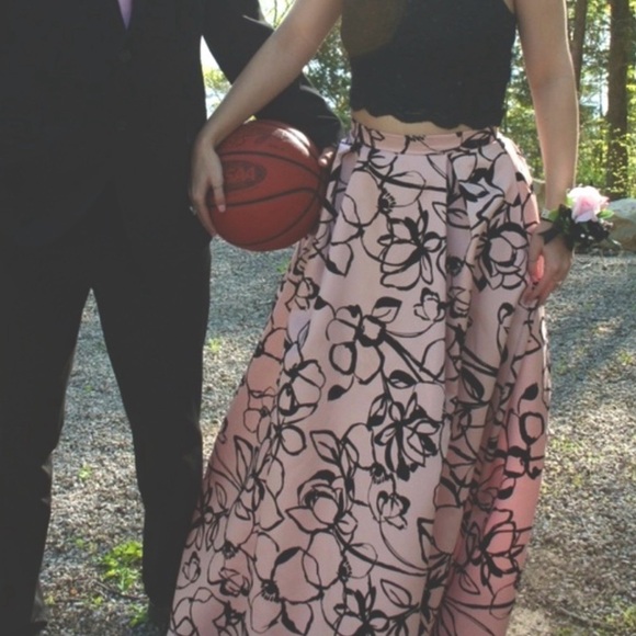 💕2PC CROP & A LINE MAXI FORMAL SET - Picture 2 of 14